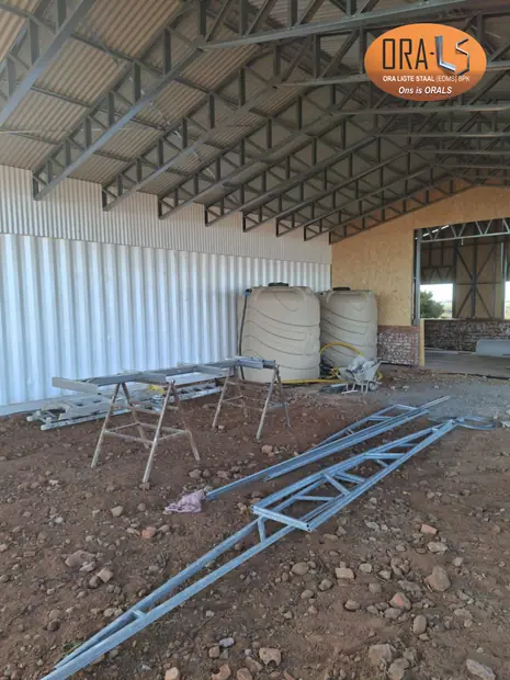 Warehouse stoor commercial using ORALS-supplied structural systems and materials