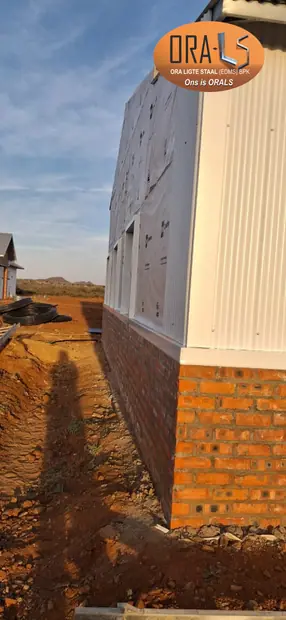 Warehouse stoor commercial using ORALS-supplied structural systems and materials