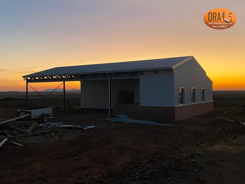 Warehouse stoor commercial complete using ORALS-supplied structural systems and materials