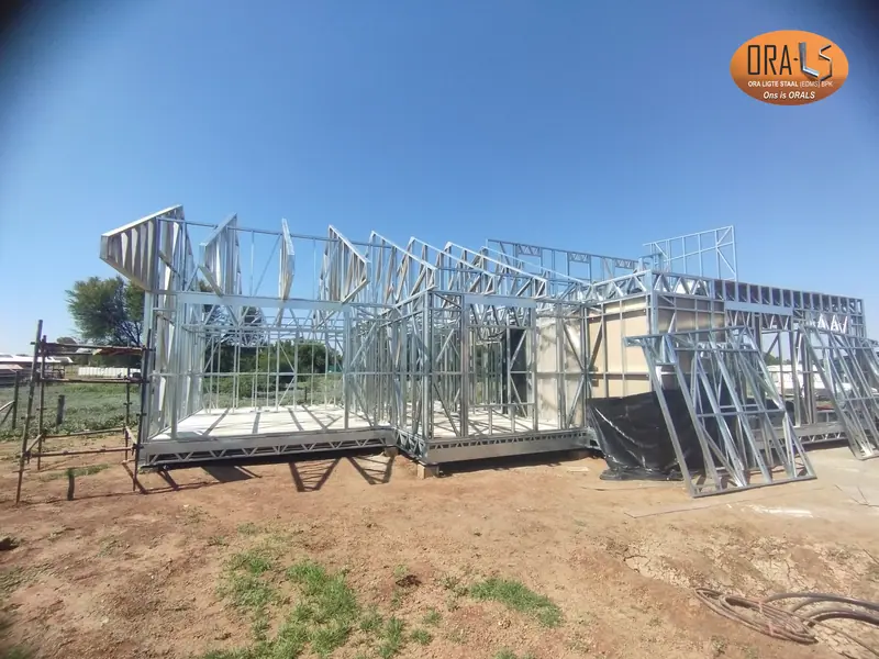 House structure using ORALS-supplied structural systems and materials
