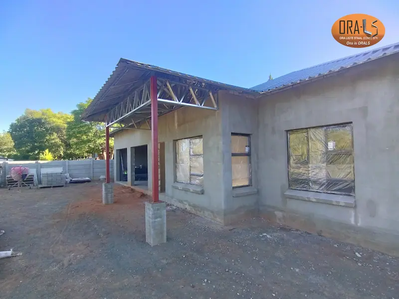 Residential roof structure using ORALS-supplied structural systems and materials