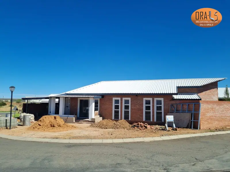 Residential house roof structure using ORALS-supplied structural systems and materials