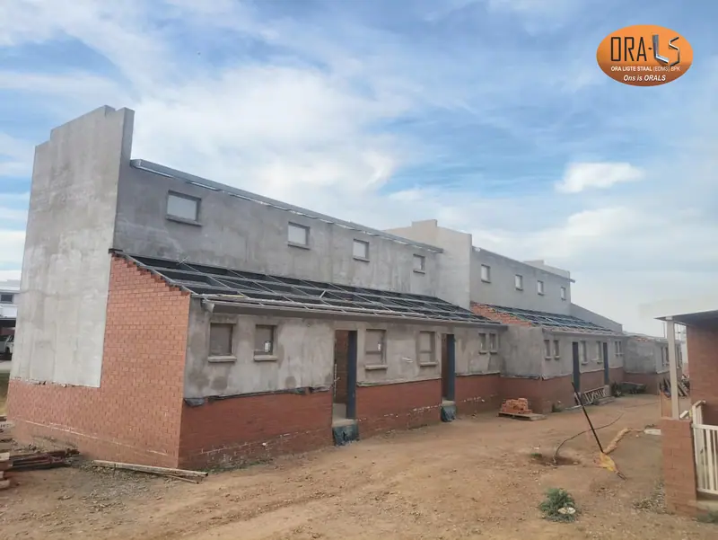 Building roof structure using ORALS-supplied structural systems and materials